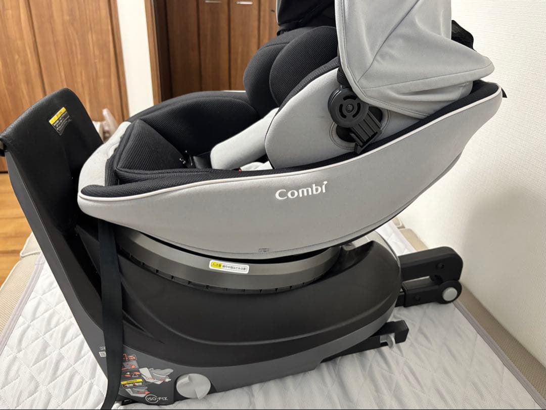 Combi チャイルドシート クルムーヴ スマート ISOFIX