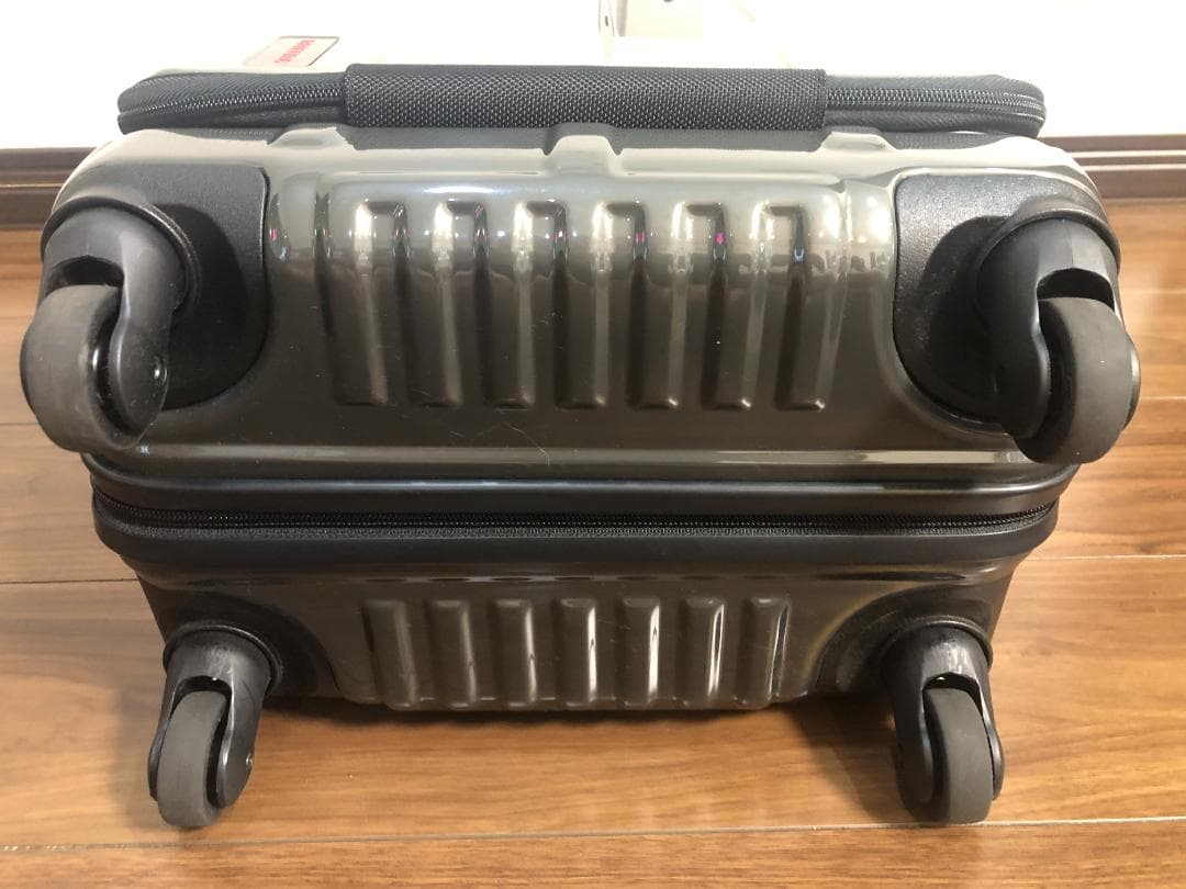 展示品 ブリーフィング キャリーケース 34L TSAロック 4輪 H-34F