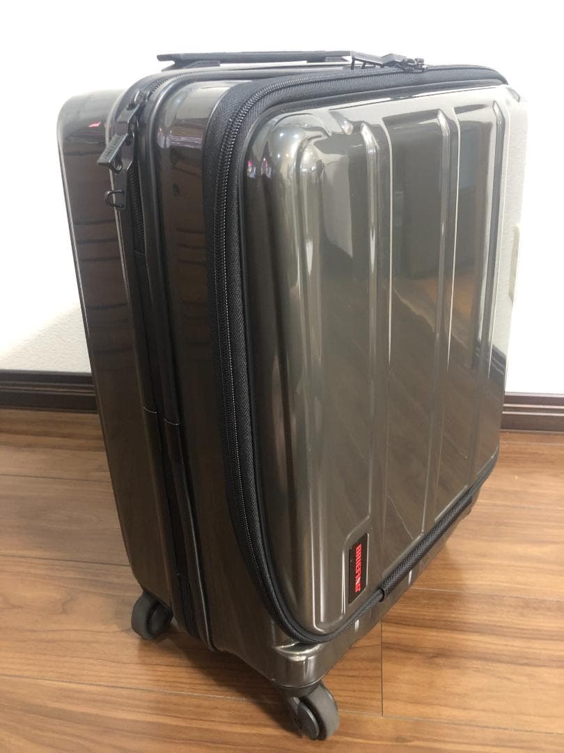 展示品 ブリーフィング キャリーケース 34L TSAロック 4輪 H-34F