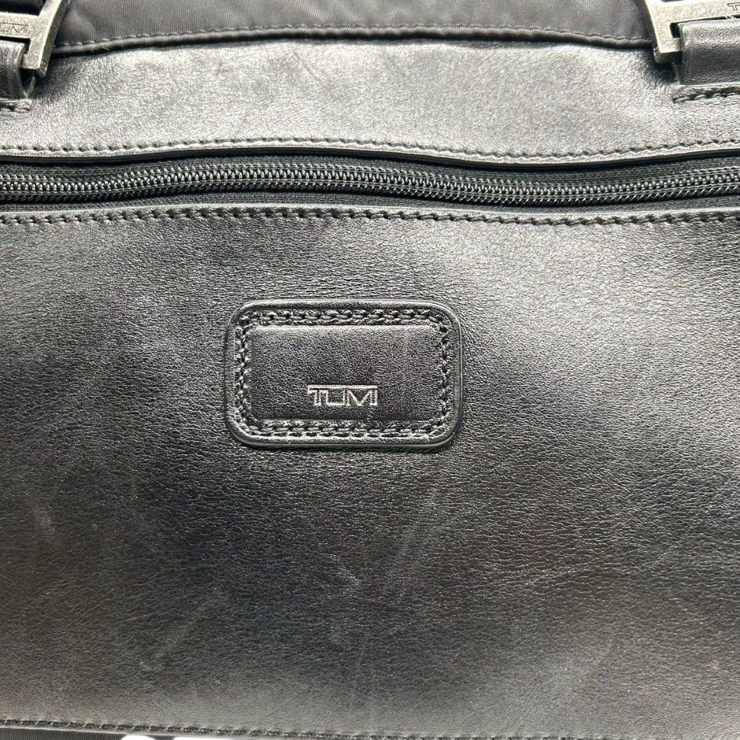 美品　トゥミ　ボストンバッグ　黒　ロゴプレート　2way　A4収納　ナイロン　x