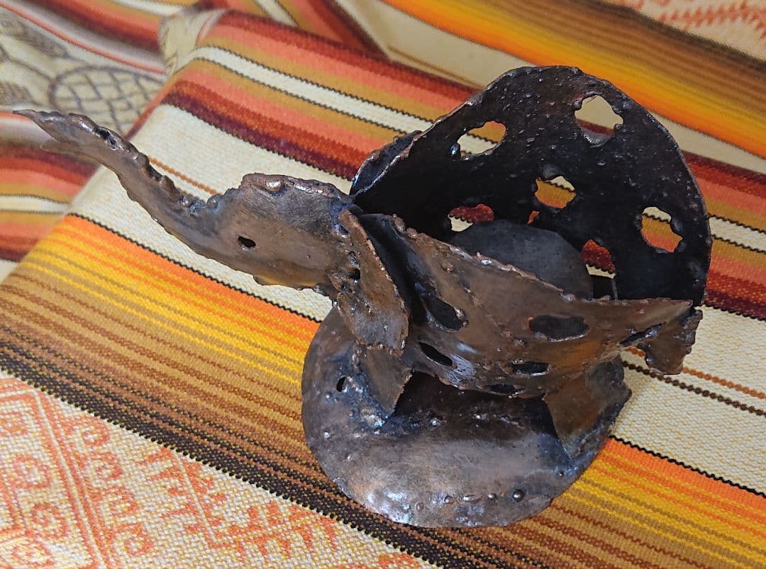 世界のお土産②　ジンバブエ　ブリキの民芸品　イノシシ　ゾウ　キャンドルスタンド