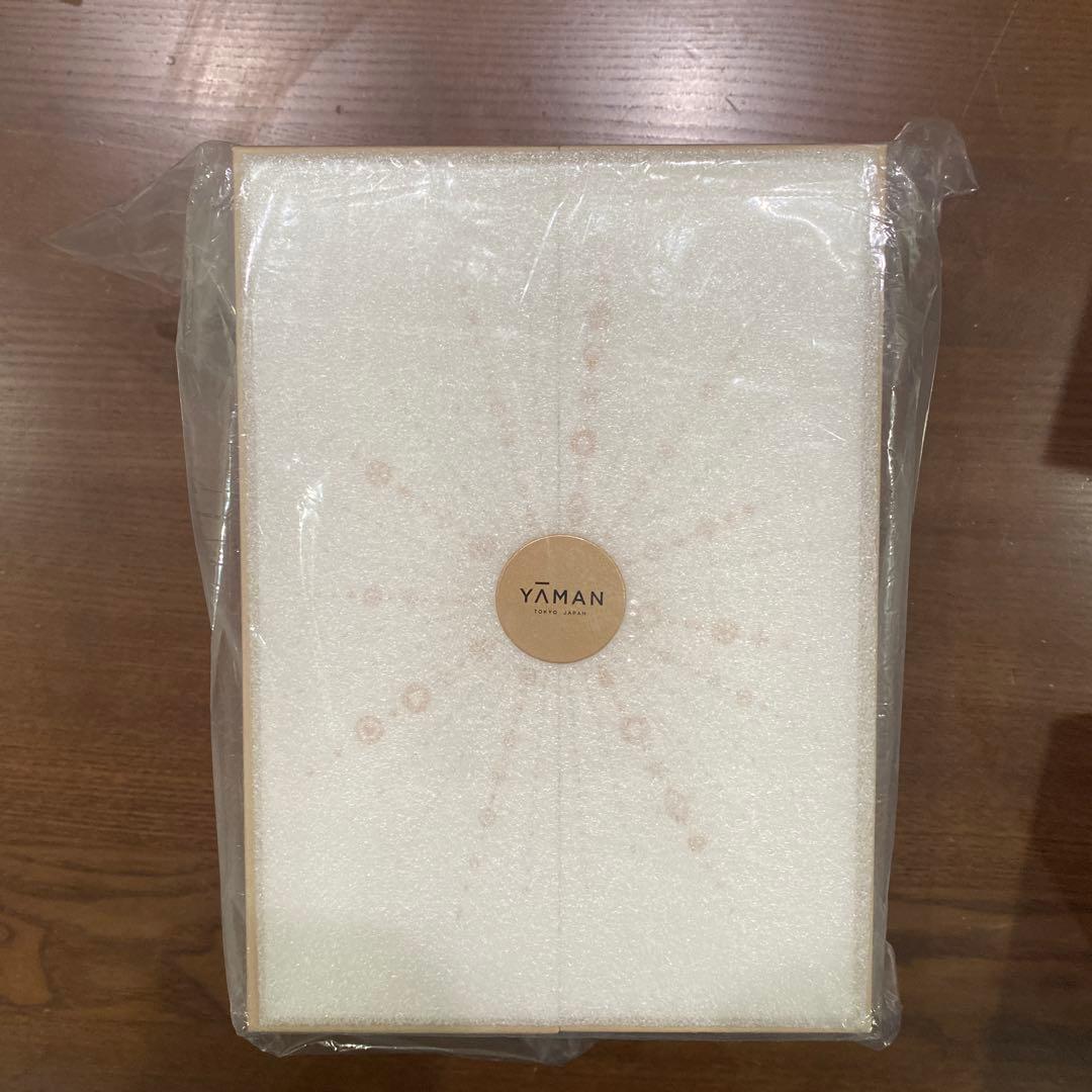 YA−MAN M18-YL11 フォトプラスシャイニー　Beauty Box