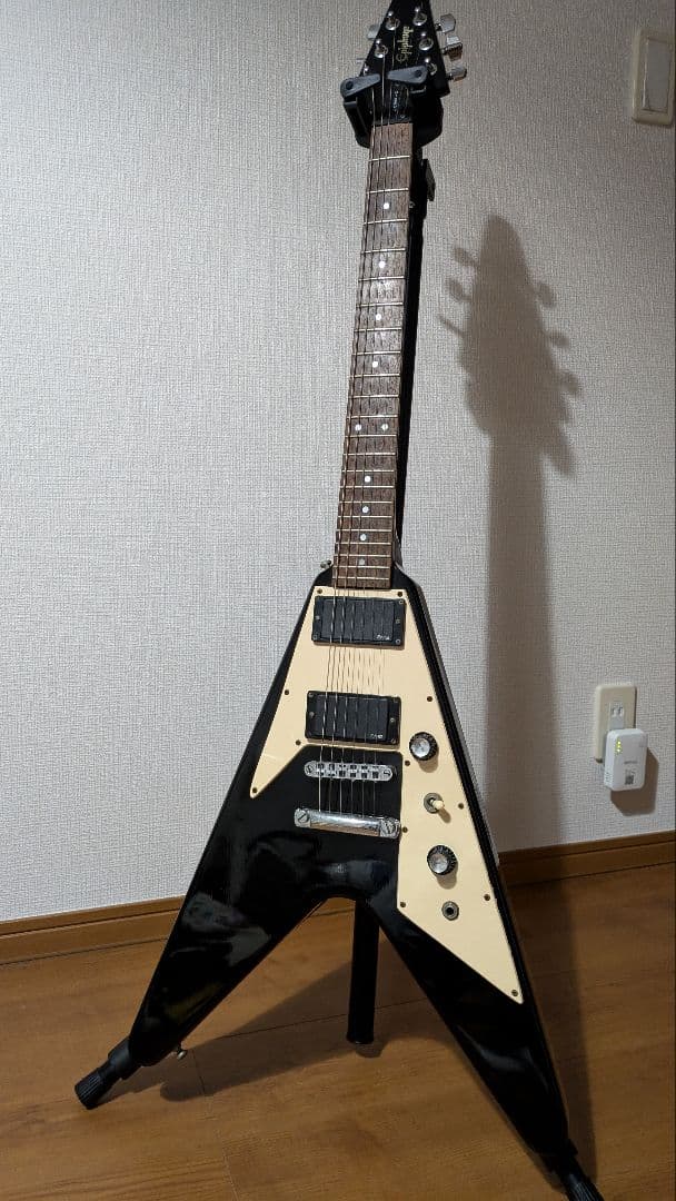 【今週末で終了予定】EMG搭載 Epiphone Flying V
