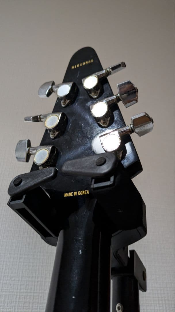 【今週末で終了予定】EMG搭載 Epiphone Flying V