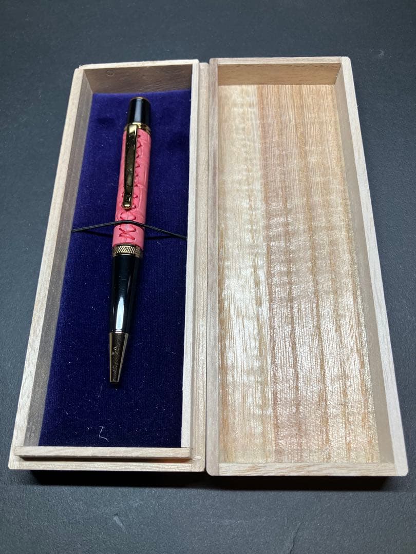 クロコダイルレザー　ボールペン