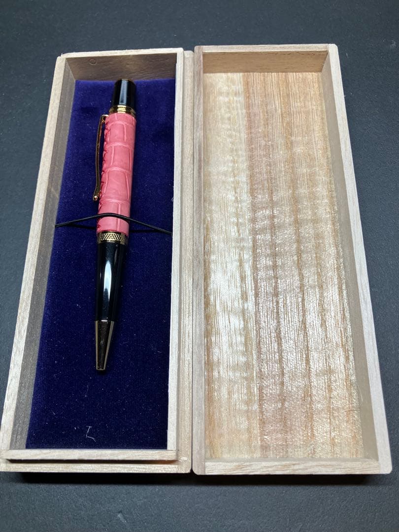 クロコダイルレザー　ボールペン