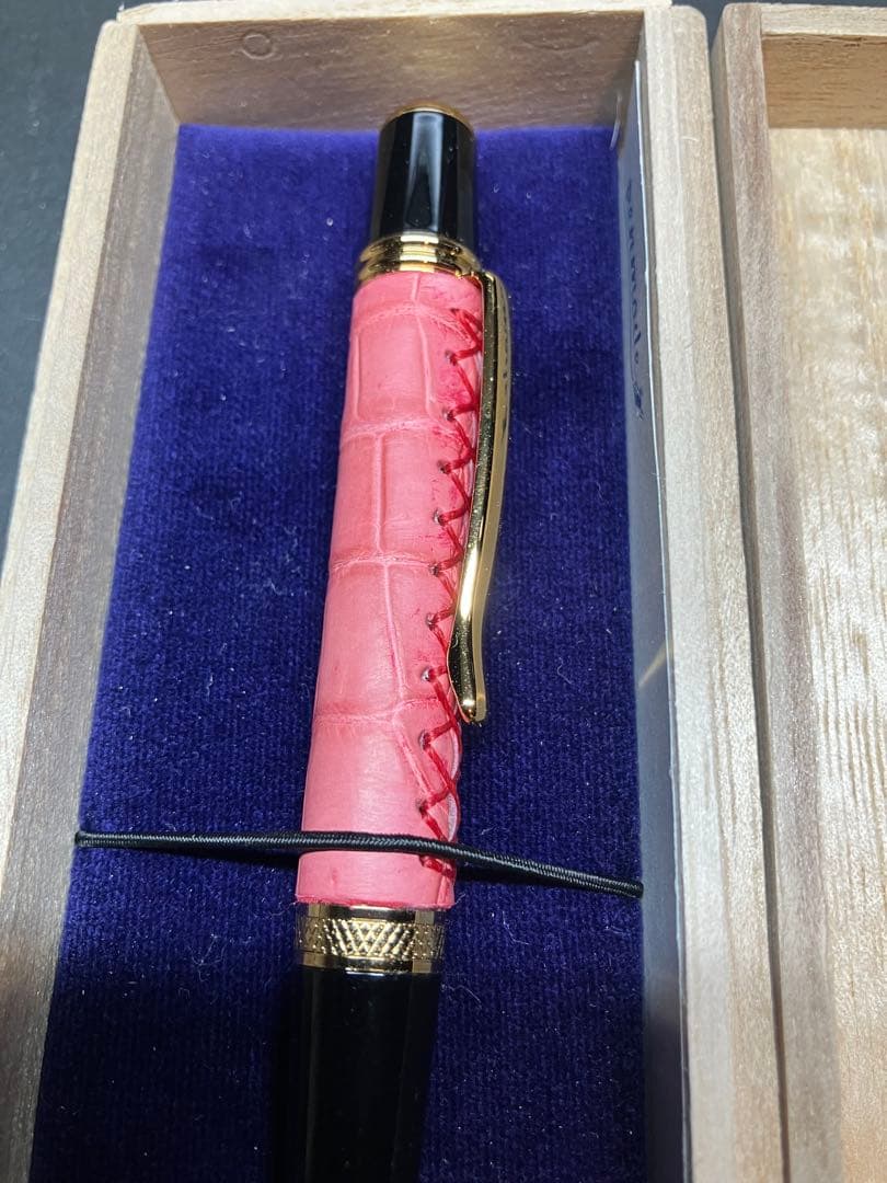 クロコダイルレザー　ボールペン