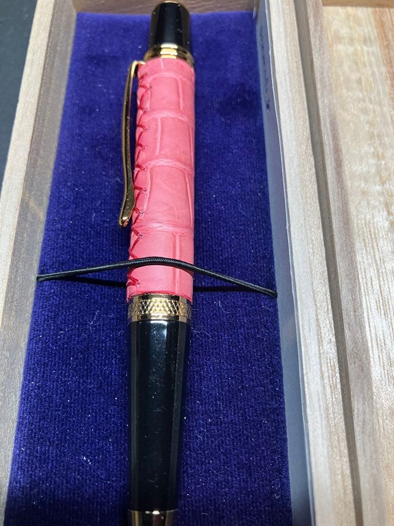 クロコダイルレザー　ボールペン