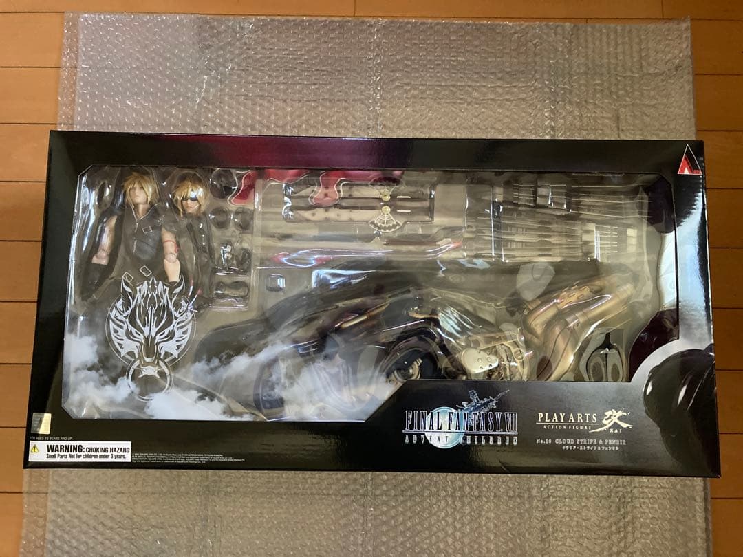 【値下】PLAY ARTS改 クラウド・ストライフ＆フェンリル