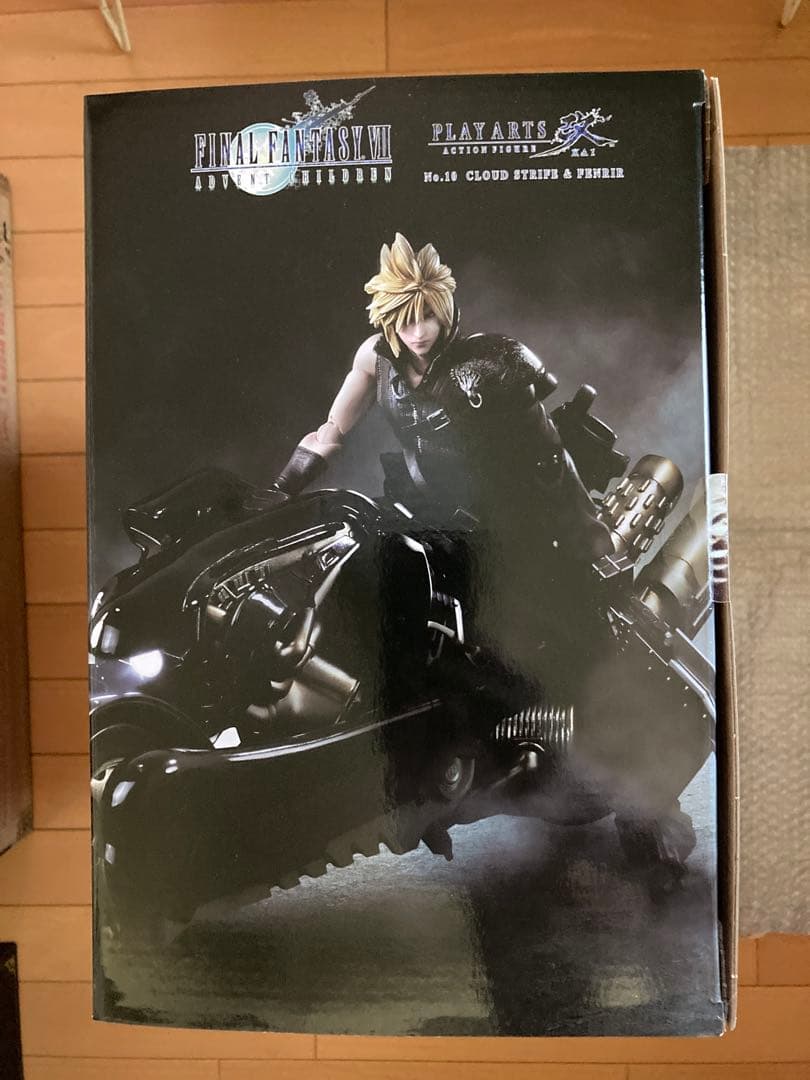 【値下】PLAY ARTS改 クラウド・ストライフ＆フェンリル