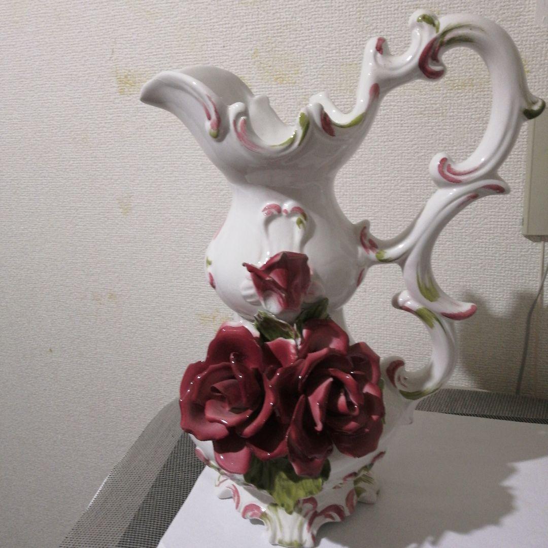 陶器製バラ装飾ピッチャー 高さ約30cmメイドインイタリア