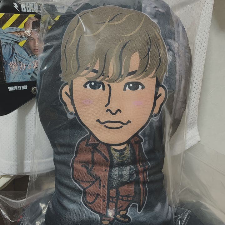 RIKU Lightning クッション　出回りなし　レア