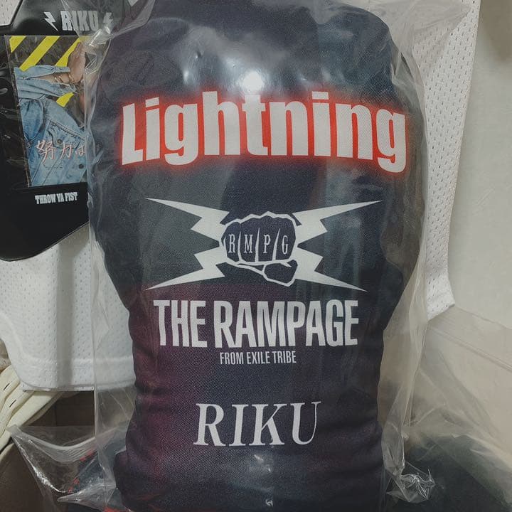 RIKU Lightning クッション　出回りなし　レア