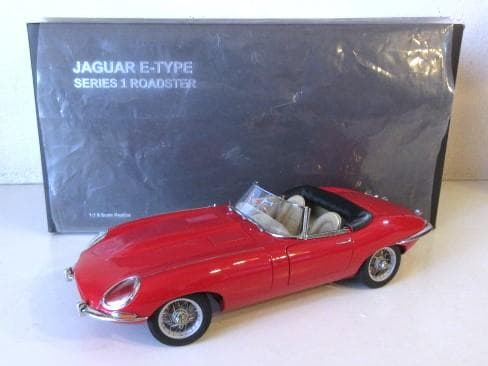 いたりあだいすきさん専用 AUTOart 1/18 ジャガー Eタイプ