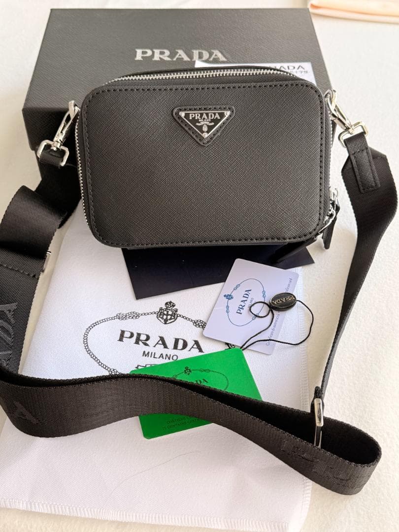 【美品】プラダ カメラバッグ ショルダーバッグ 箱付
