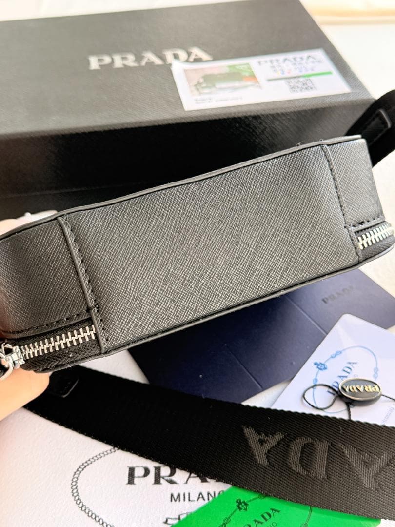 【美品】プラダ カメラバッグ ショルダーバッグ 箱付
