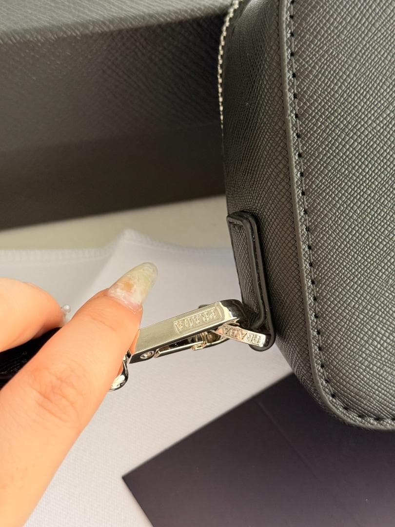 【美品】プラダ カメラバッグ ショルダーバッグ 箱付