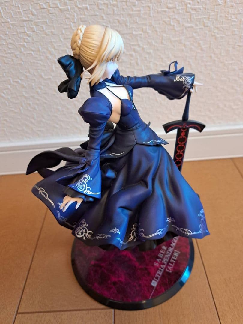 セイバー/アルトリア・ペンドラゴン ドレスVer. 1/7 完成品フィギュア