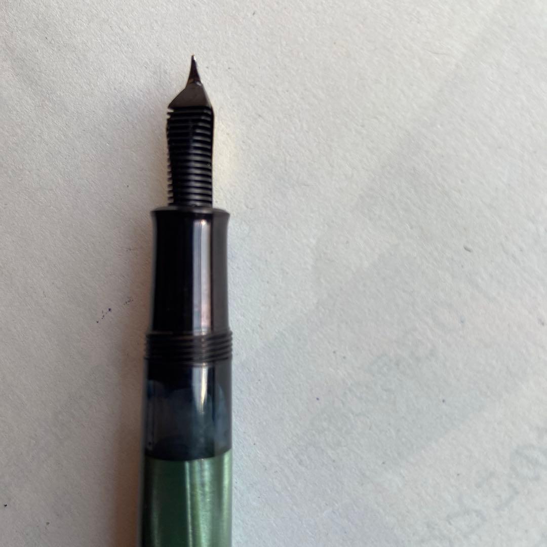 万年筆 4本セット 黒と金のコンビネーション　ペリカン万年筆　太字