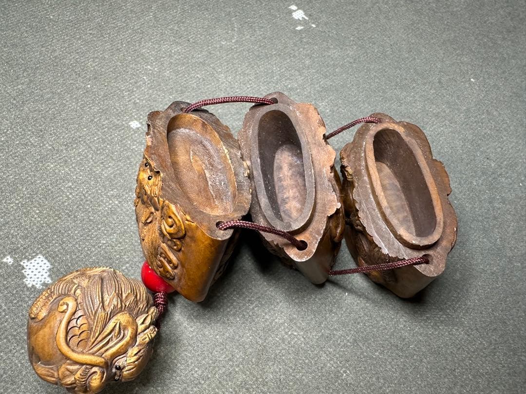 印籠　根付　木彫り　置物　古美術品　 細密細工　骨董　アンティーク　彫刻 工芸品