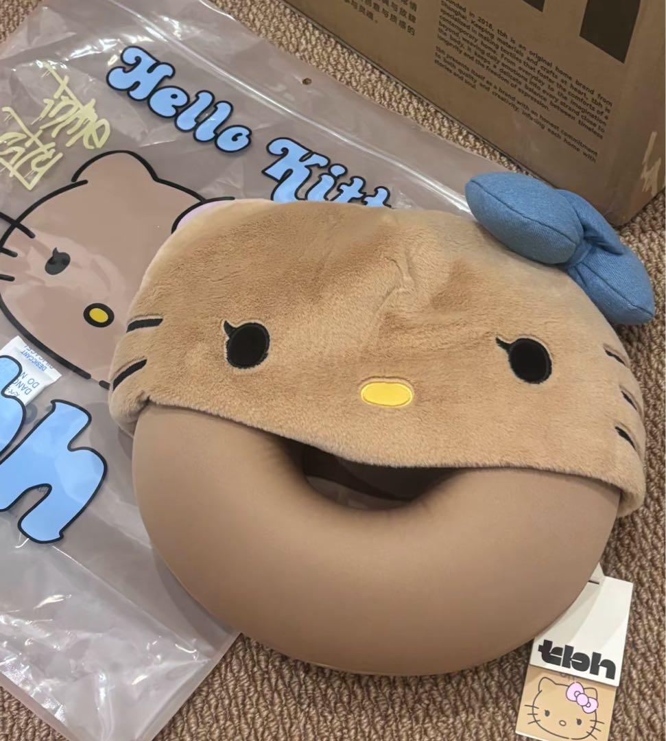 海外限定 THE BEAST × Hello Kitty 旅行小憩3点セット