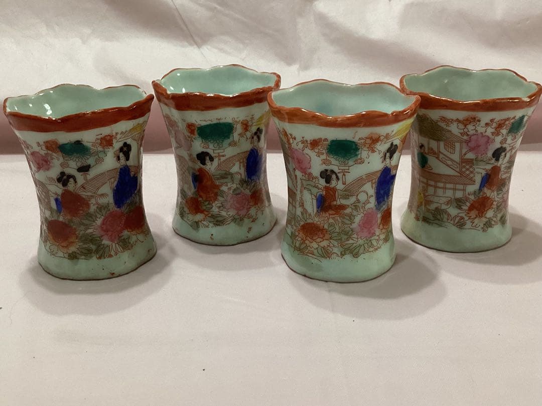 ビンテージ　九谷焼爪楊枝入れ　舞妓　オキュパイドジャパン骨董　陶磁器カップ 4個
