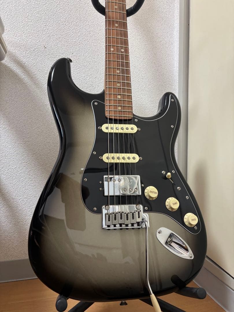 【最終値下げ】Fender ストラトキャスター silver burst 美品
