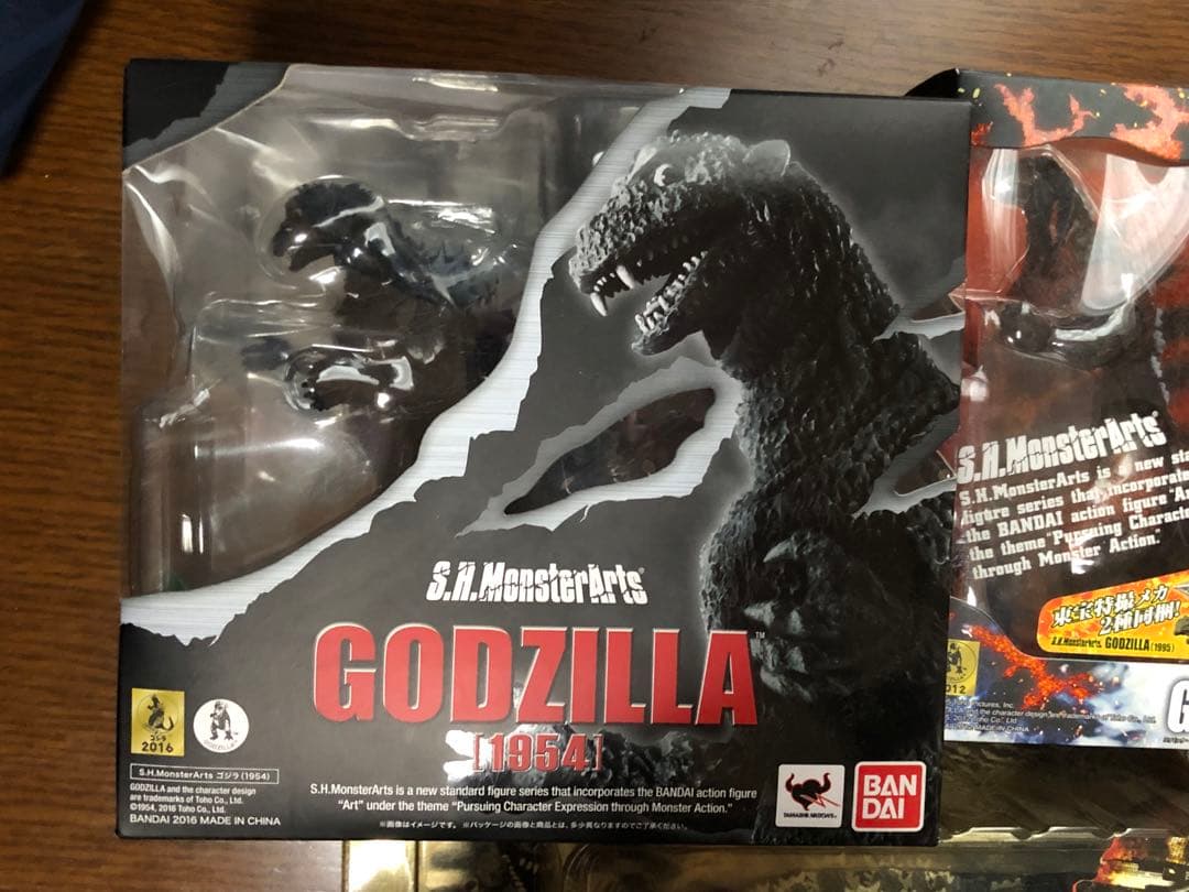 S.H.MonsterArts ゴジラ　NECA ゴジラ1984 フィギュア