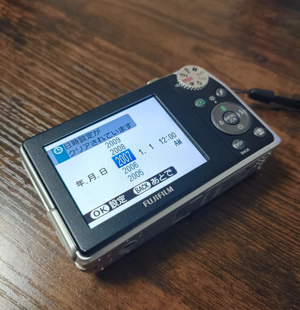 Fujifilm FinePix F40fd コンパクトデジタルカメラ