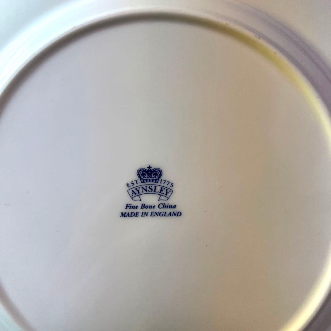 ☆エインズレイ オーチャードゴールド トリプル ティーカップ＆ソーサー