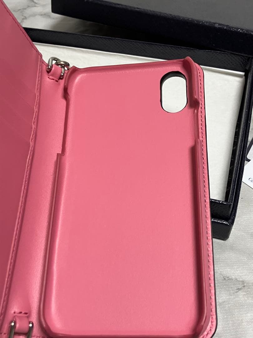 新品未使用　PRADA マリア　サフィアーノ　チェーン付き　iPhoneケース