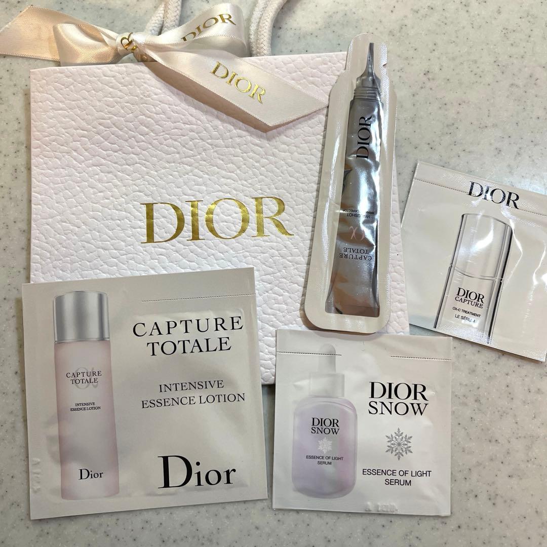 ディオールスキンフォーエヴァーイドラグロウクッション　1N