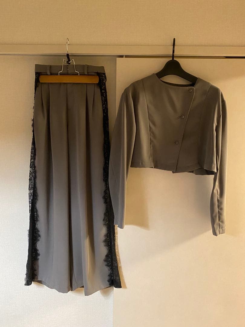 セットアップパンツドレス　アシメデザインジャケット&サイドレースパンツ