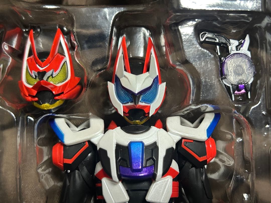 【中古品】フィギュアーツ 仮面ライダーギーツ レーザーブーストフォーム