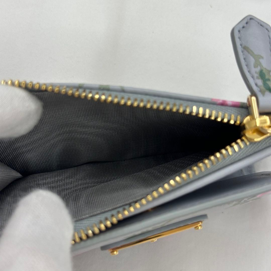 【新品】 PRADA プラダ 花柄 二つ折り 財布