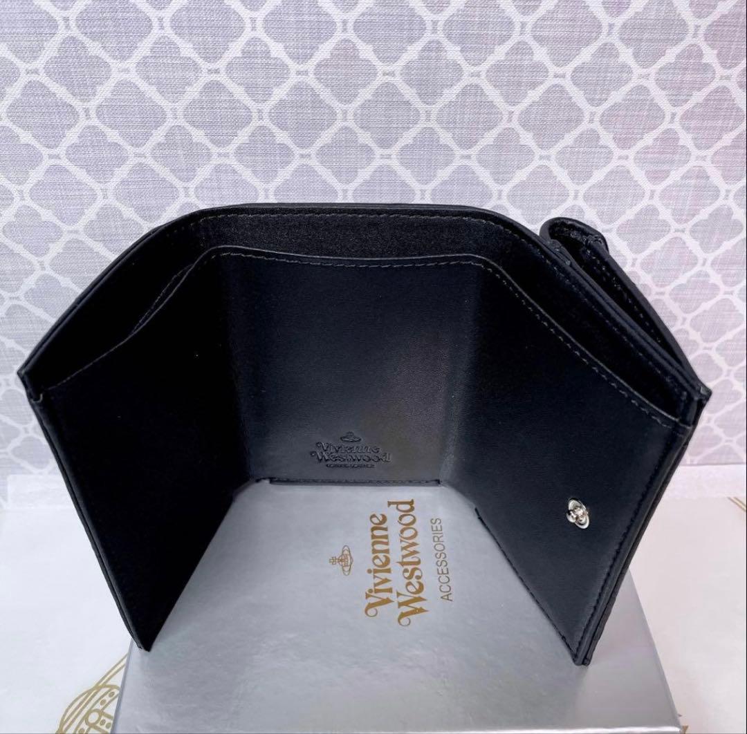 【内柄も素敵☆最新】Vivienne Westwood 三折財布 黒マット
