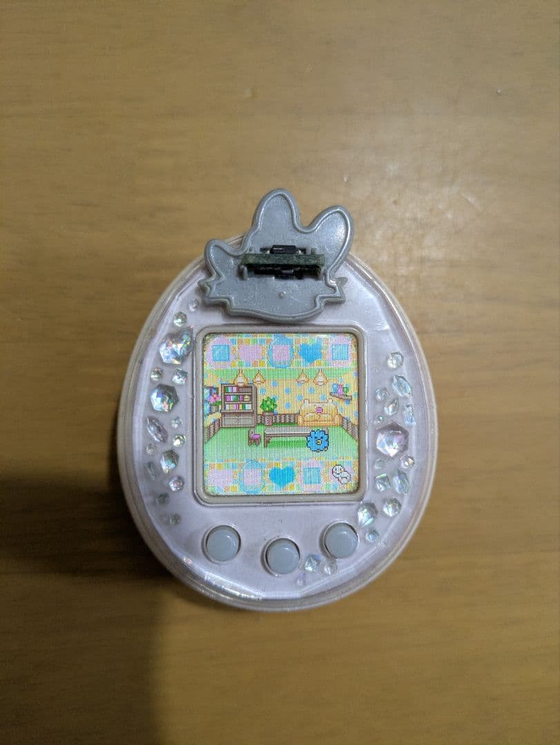 たまごっちピース　ピンク　（電源つかないことあり）