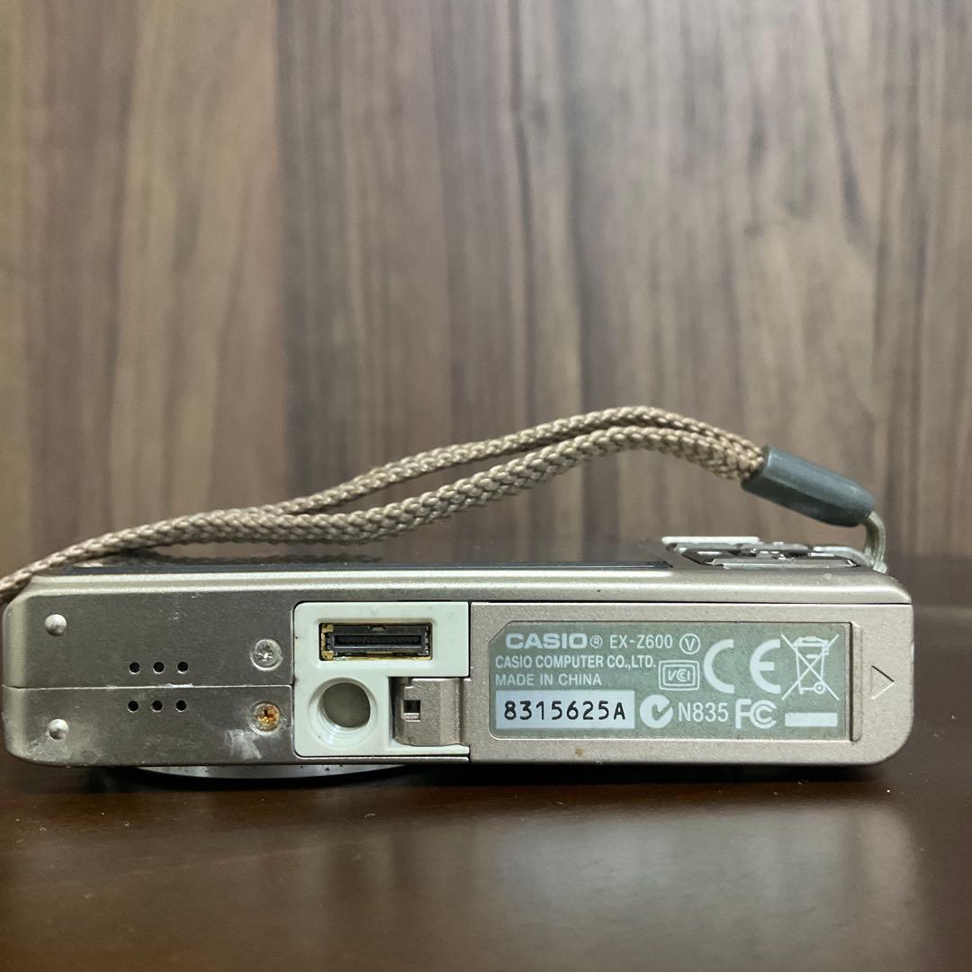 デジタルカメラ Casio EXILIM EX-Z600