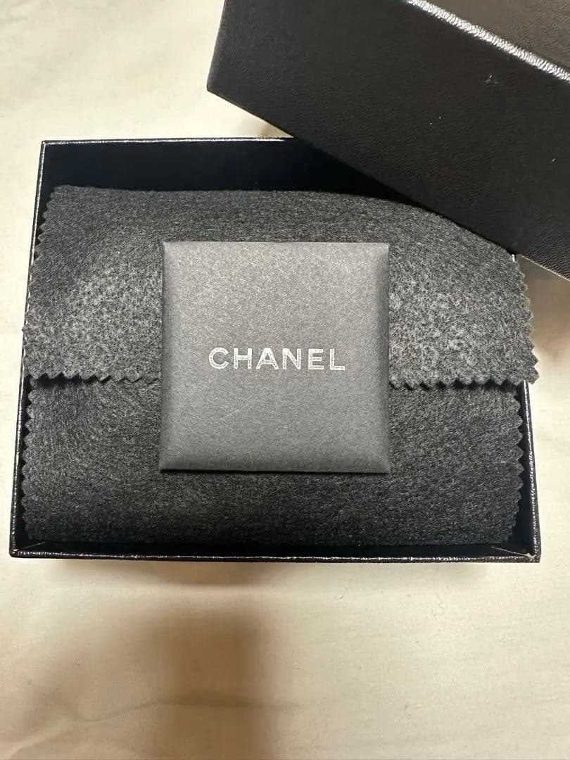 CHANEL シャネル 三つ折り財布 キルティング 赤 コンパクトでおしゃれ
