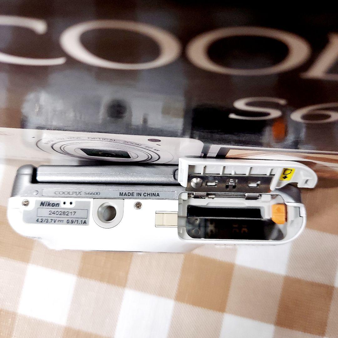 Nikon COOLPIX S6600　動作未確認　ジャンク　デジタルカメラ　白