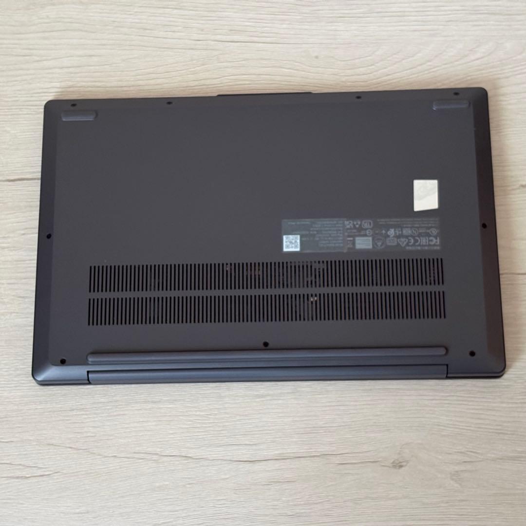 lenovo IdeaPad 5 14ABA7 液晶ムラあり