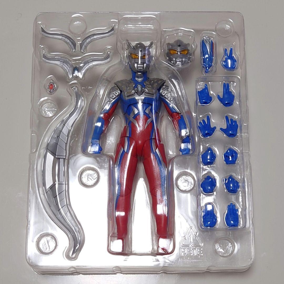 フィギュアーツ ウルトラマンゼロ＆ウルトラゼロマント＆ウルティメイトイージス