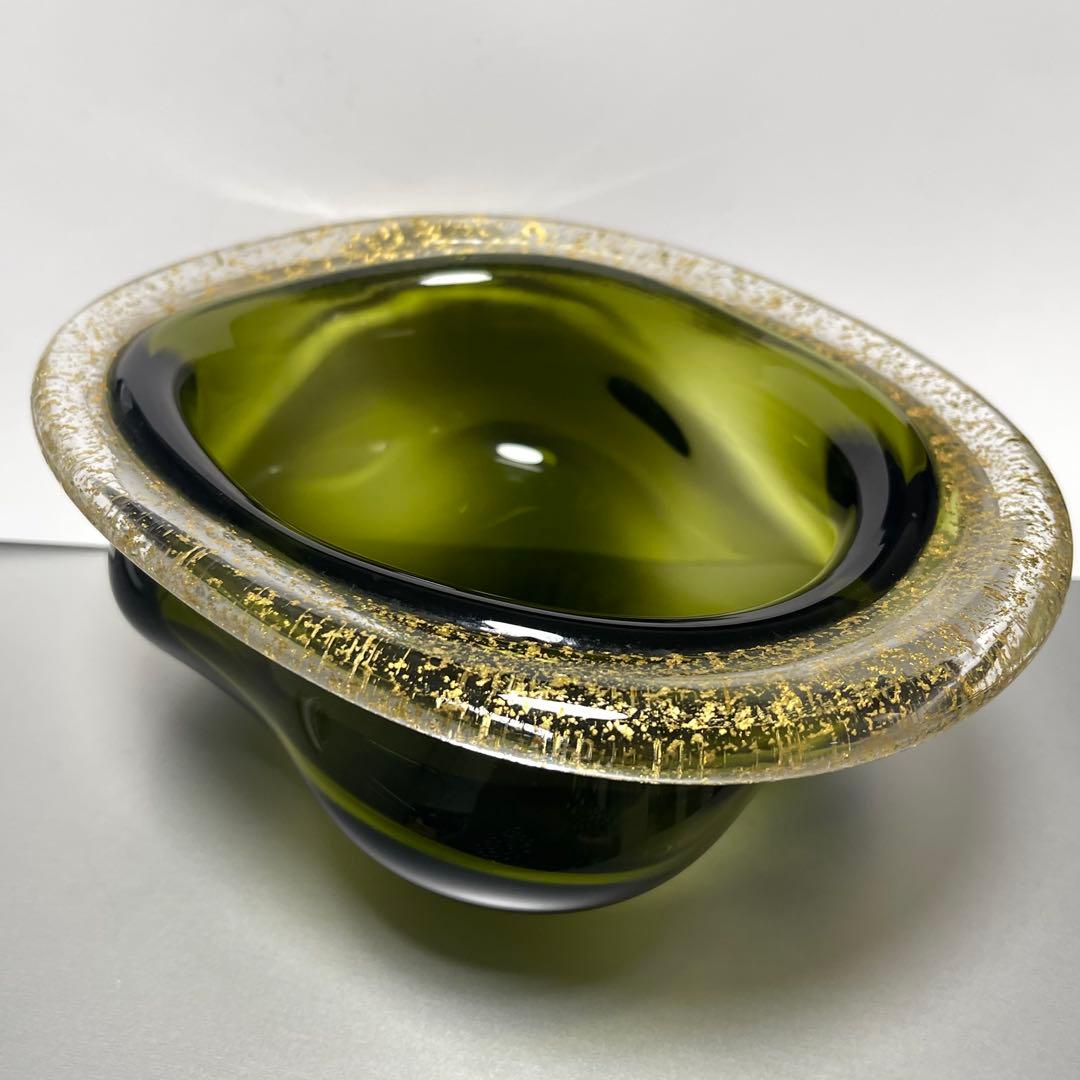 迫二郎作　金箔貼り渕ガラス鉢　オリーブグリーン