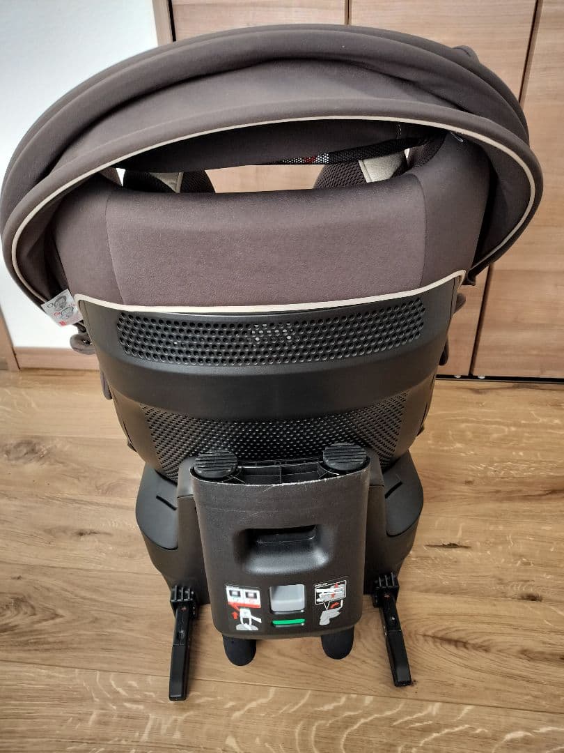 エールベベ　クルット　5iグランス　 ISOFIX チャイルドシート