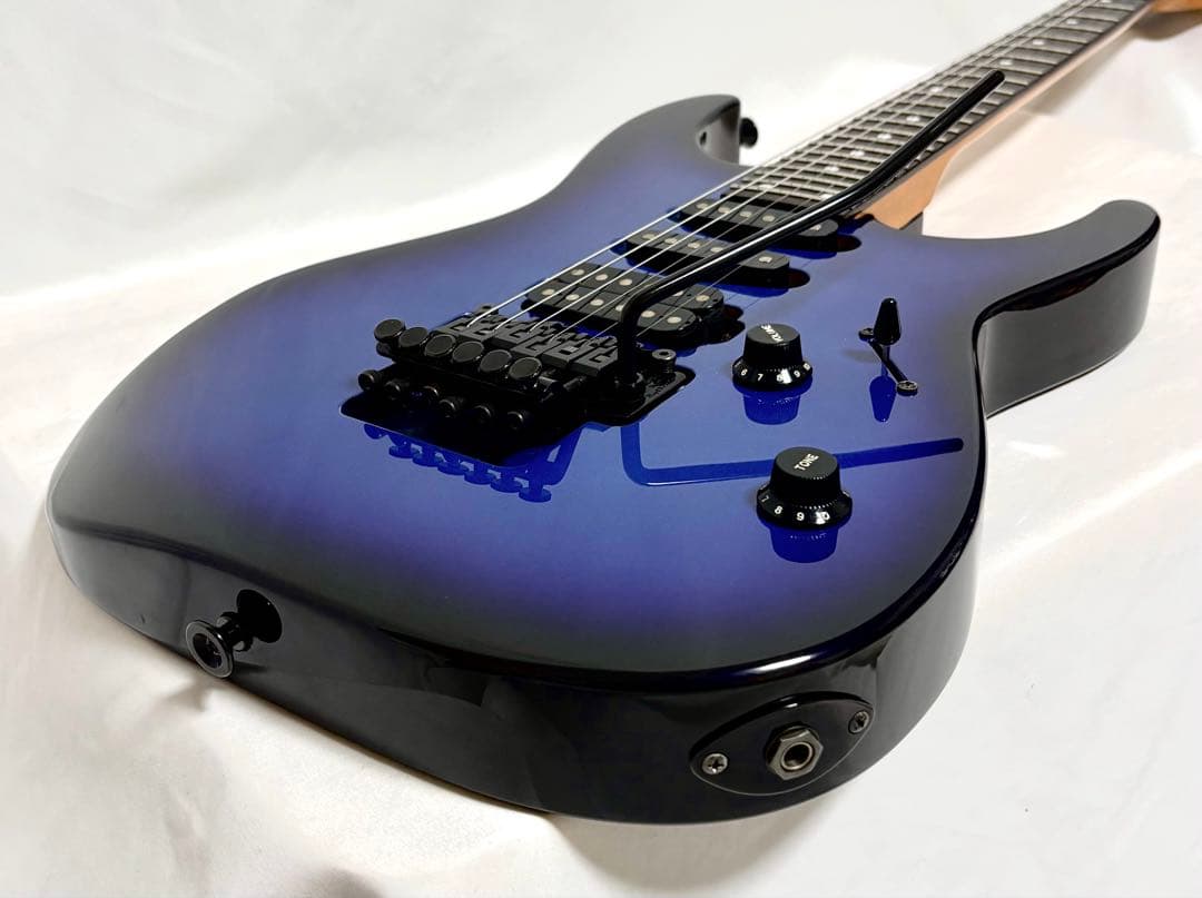 【新品弦張替済】Charvel エレキギター Dinky フロイドローズ