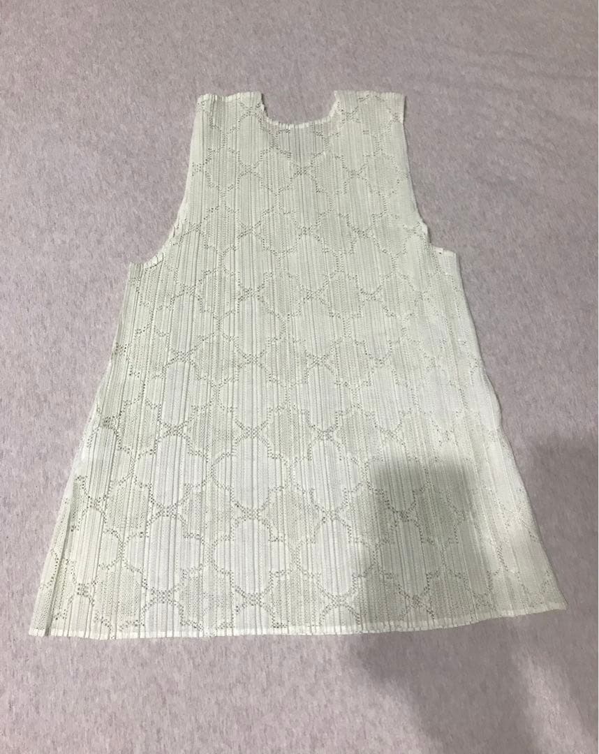 PLEATS PLEASE ISSEY MIYAKEタンクトップ