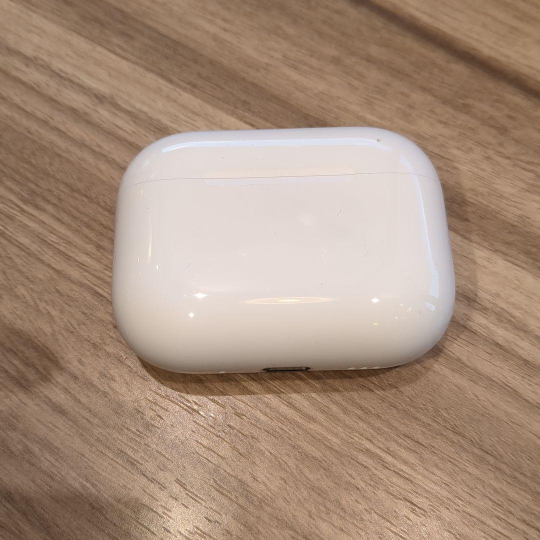 美品　Apple AirPods Pro 第3世代 充電ケース A3122 66