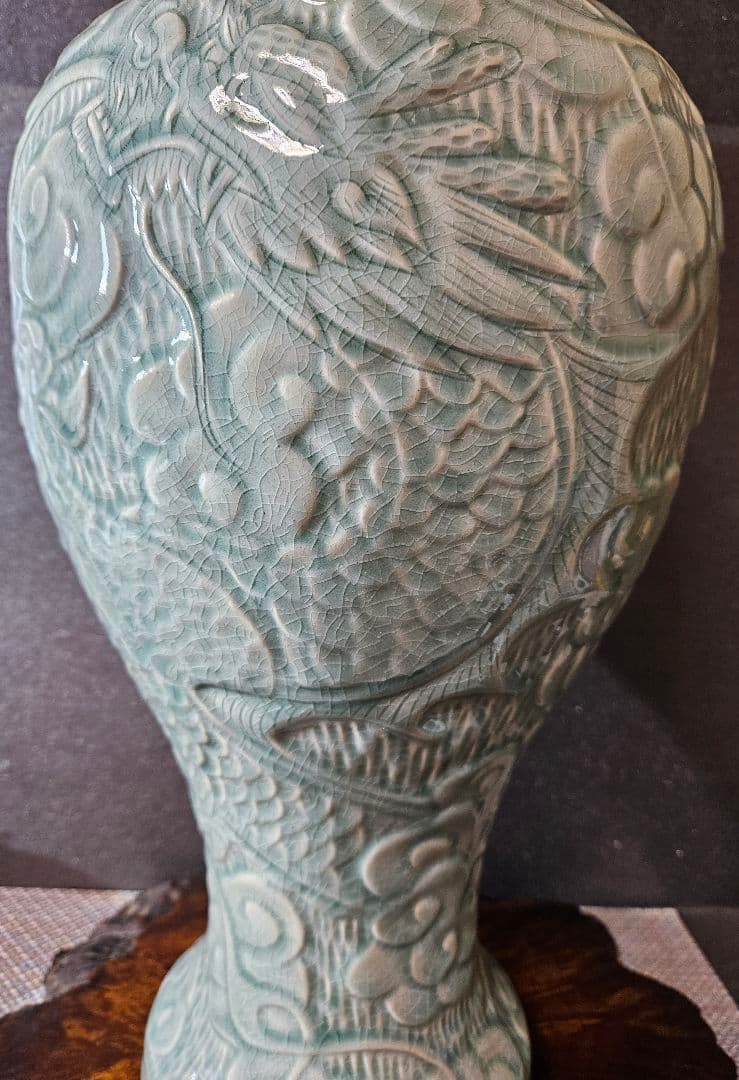 韓国人気作家　趙宗 作　陽刻浮彫　雲龍文様　青磁　高40.8cm　梅瓶　大壺