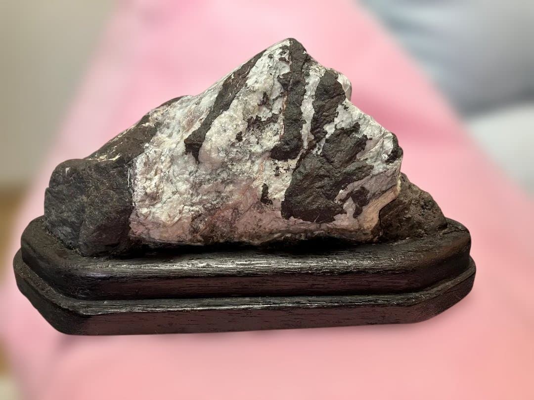 富士山 自然・鑑賞石 天然石 置物 木製台座付き【希少品】