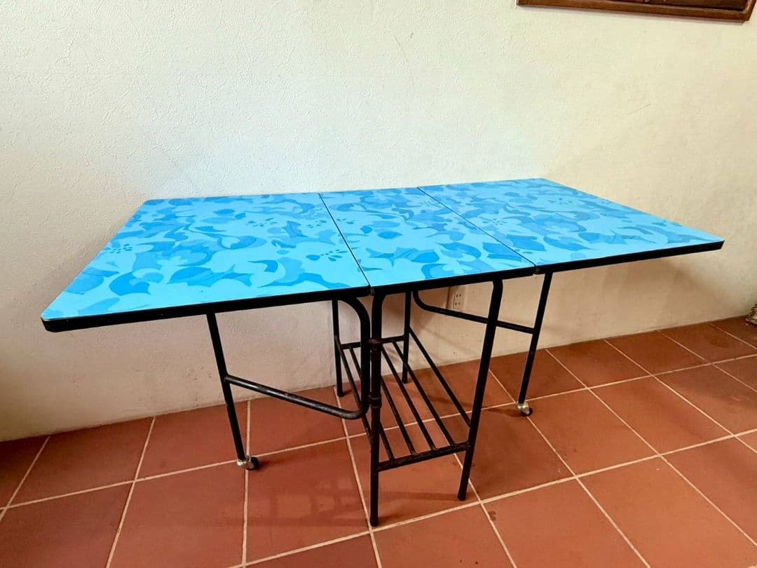 1091 ビンテージ　古い鉄脚のバタフライテーブル　当時物　レトロポップ　デスク